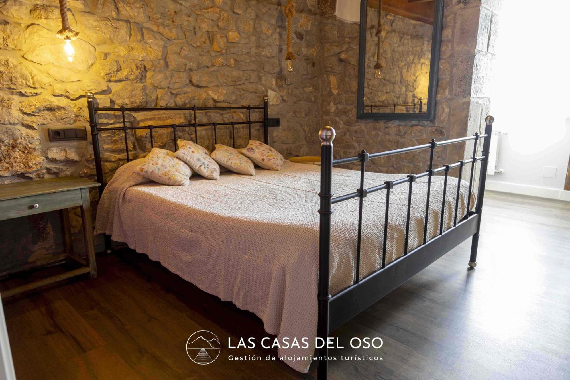 El Mirador De San Trocaya - Las Casas Del Oso Villamarcel Bagian luar foto